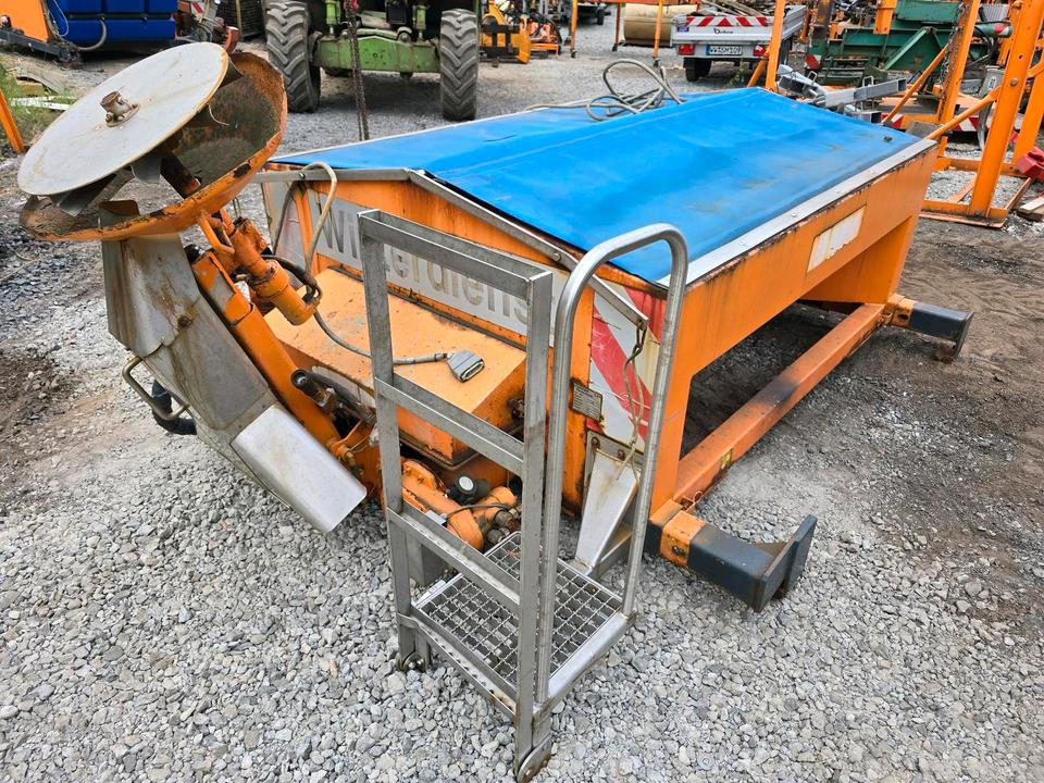 Salzstreuer Gmeiner STA 2000 C für Unimog UGN UGE 424 427 405 U300 U 300 400 500 MERCEDES-BENZ 218 219 318 323 423 427 327 430 429 430 435 Salzsilo Streuautomat Winterdienst - Rozmetač piesku/ Soli: obrázok 1 Salzstreuer Gmeiner STA 2000 C für Unimog UGN UGE 424 427 405 U300 U 300 400 500 MERCEDES-BENZ 218 219 318 323 423 427 327 430 429 430 435 Salzsilo Streuautomat Winterdienst - Rozmetač piesku/ Soli: obrázok 1
