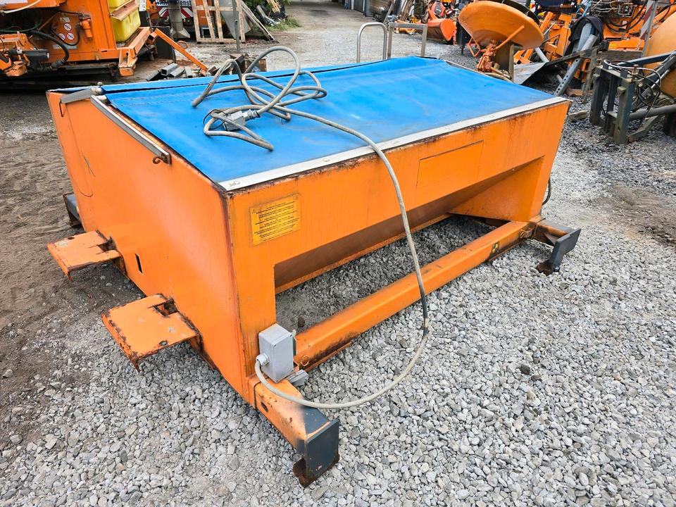 Salzstreuer Gmeiner STA 2000 C für Unimog UGN UGE 424 427 405 U300 U 300 400 500 MERCEDES-BENZ 218 219 318 323 423 427 327 430 429 430 435 Salzsilo Streuautomat Winterdienst - Rozmetač piesku/ Soli: obrázok 2 Salzstreuer Gmeiner STA 2000 C für Unimog UGN UGE 424 427 405 U300 U 300 400 500 MERCEDES-BENZ 218 219 318 323 423 427 327 430 429 430 435 Salzsilo Streuautomat Winterdienst - Rozmetač piesku/ Soli: obrázok 2