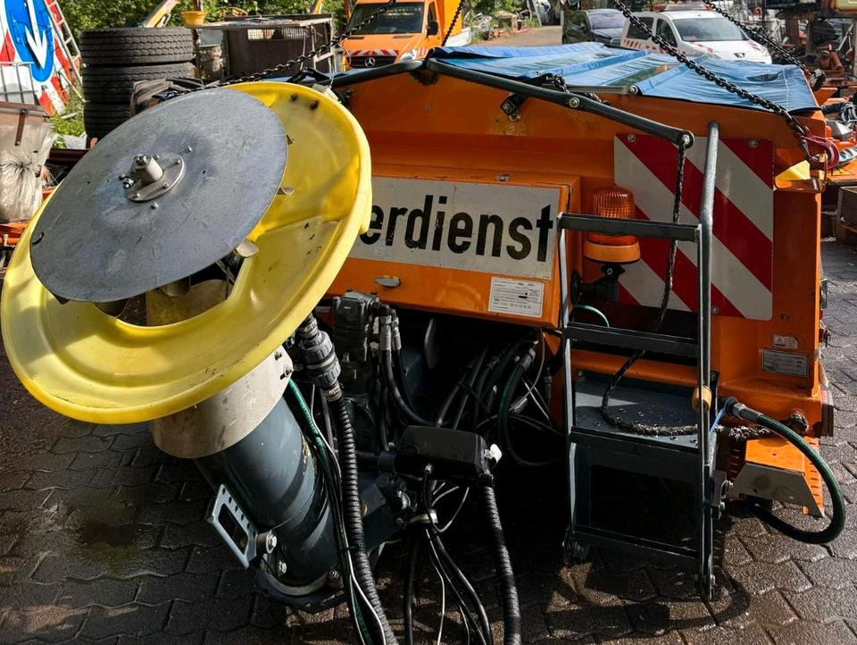 Salzstreuer Küpper-Weisser 2,7m3 IMS IMSSL F25027 HFS für Unimog UGN UGE 424 427 405 U300 U 300 400 500 MERCEDES-BENZ 218 219 318 323 423 427 327 430 429 430 435 Salzsilo Streuautomat Winterdienst - Rozmetač piesku/ Soli: obrázok 4 Salzstreuer Küpper-Weisser 2,7m3 IMS IMSSL F25027 HFS für Unimog UGN UGE 424 427 405 U300 U 300 400 500 MERCEDES-BENZ 218 219 318 323 423 427 327 430 429 430 435 Salzsilo Streuautomat Winterdienst - Rozmetač piesku/ Soli: obrázok 4