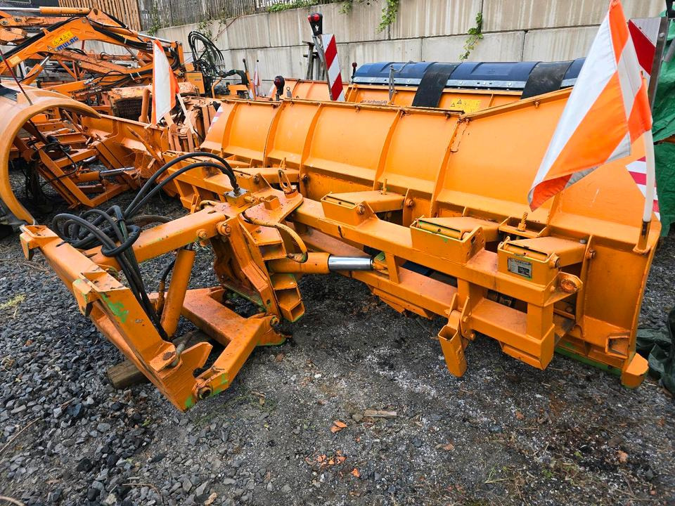 Schneepflug Kahlbacher 3m. Schneeschild Schneeschieber Schmidt Epoke passend für Unimog 424 427 405 U 300 400 500 318 323 423 218 430 429 530 527 535 Mercedes-Benz Winterdienst - Radlica na sneh: obrázok 2 Schneepflug Kahlbacher 3m. Schneeschild Schneeschieber Schmidt Epoke passend für Unimog 424 427 405 U 300 400 500 318 323 423 218 430 429 530 527 535 Mercedes-Benz Winterdienst - Radlica na sneh: obrázok 2