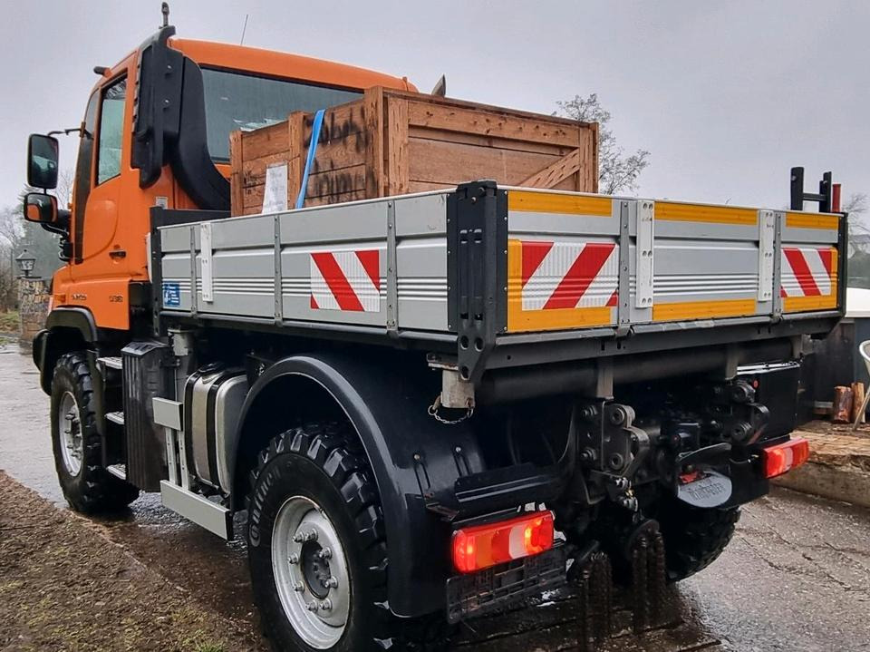 Unimog 405 U318 EAS 640-Betriebsstunden Mercedes-Benz 318 323 327 Automatik Euro6 - Valníkový/ Plošinový nákladný automobil, Komunálne/ Špeciálne stroje: obrázok 4 Unimog 405 U318 EAS 640-Betriebsstunden Mercedes-Benz 318 323 327 Automatik Euro6 - Valníkový/ Plošinový nákladný automobil, Komunálne/ Špeciálne stroje: obrázok 4