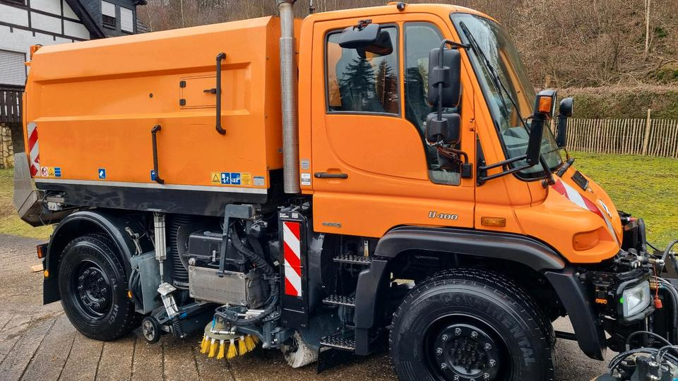 Unimog 9400km U400 405 Kehrmaschine SK 370 Schmidt Mercedes Benz Variopilot Kehraufbau Hydrostat 2011 Bluetec 5 - Zametacie vozidlo: obrázok 5 Unimog 9400km U400 405 Kehrmaschine SK 370 Schmidt Mercedes Benz Variopilot Kehraufbau Hydrostat 2011 Bluetec 5 - Zametacie vozidlo: obrázok 5