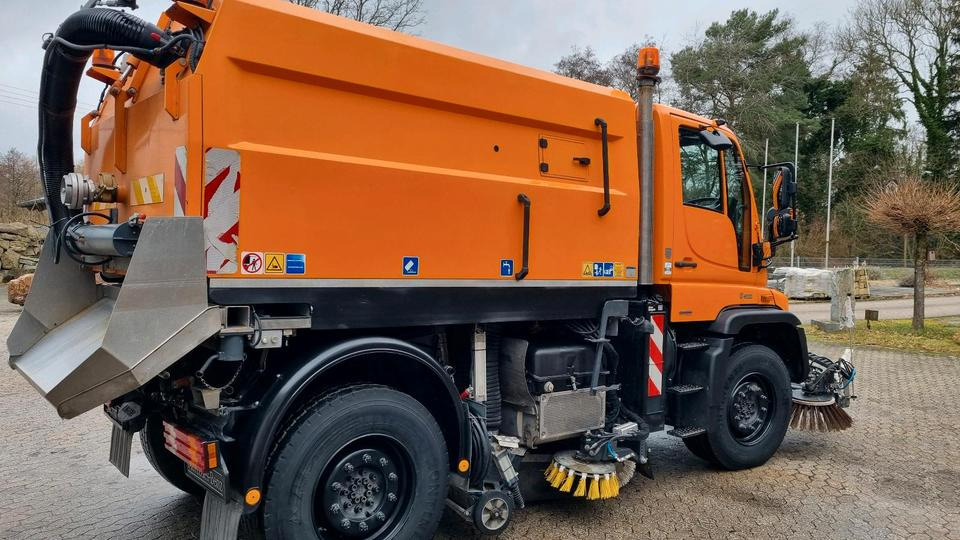 Unimog Kehrmaschine U400 405 Mercedes-Benz Hydrostat Wechsellenkung Variopilot - Zametacie vozidlo: obrázok 5 Unimog Kehrmaschine U400 405 Mercedes-Benz Hydrostat Wechsellenkung Variopilot - Zametacie vozidlo: obrázok 5