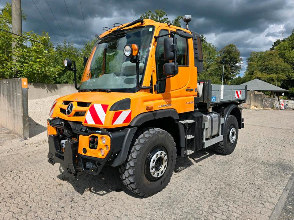 Unimog U429 NKS-F-UGE-42 Mercedes-Benz 405/10 405/12 UGE Mercedes-Benz U 318 323 327 423 427 429 430 EasyDrive Variopilot Mulag MKM 700 Böschungsmäher Böschungsmulcher Bucher Salzstreuer - Vozidlo na odpratávanie snehu: obrázok 1 Unimog U429 NKS-F-UGE-42 Mercedes-Benz 405/10 405/12 UGE Mercedes-Benz U 318 323 327 423 427 429 430 EasyDrive Variopilot Mulag MKM 700 Böschungsmäher Böschungsmulcher Bucher Salzstreuer - Vozidlo na odpratávanie snehu: obrázok 1