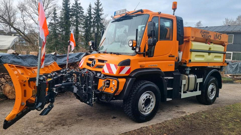 Zu vermieten Unimog 405 U527 Winterdienst Schmidt Salzstreuer 423 429 430 Mercedes Benz 318 527 Vermietung - Vozidlo na odpratávanie snehu: obrázok 2 Zu vermieten Unimog 405 U527 Winterdienst Schmidt Salzstreuer 423 429 430 Mercedes Benz 318 527 Vermietung - Vozidlo na odpratávanie snehu: obrázok 2