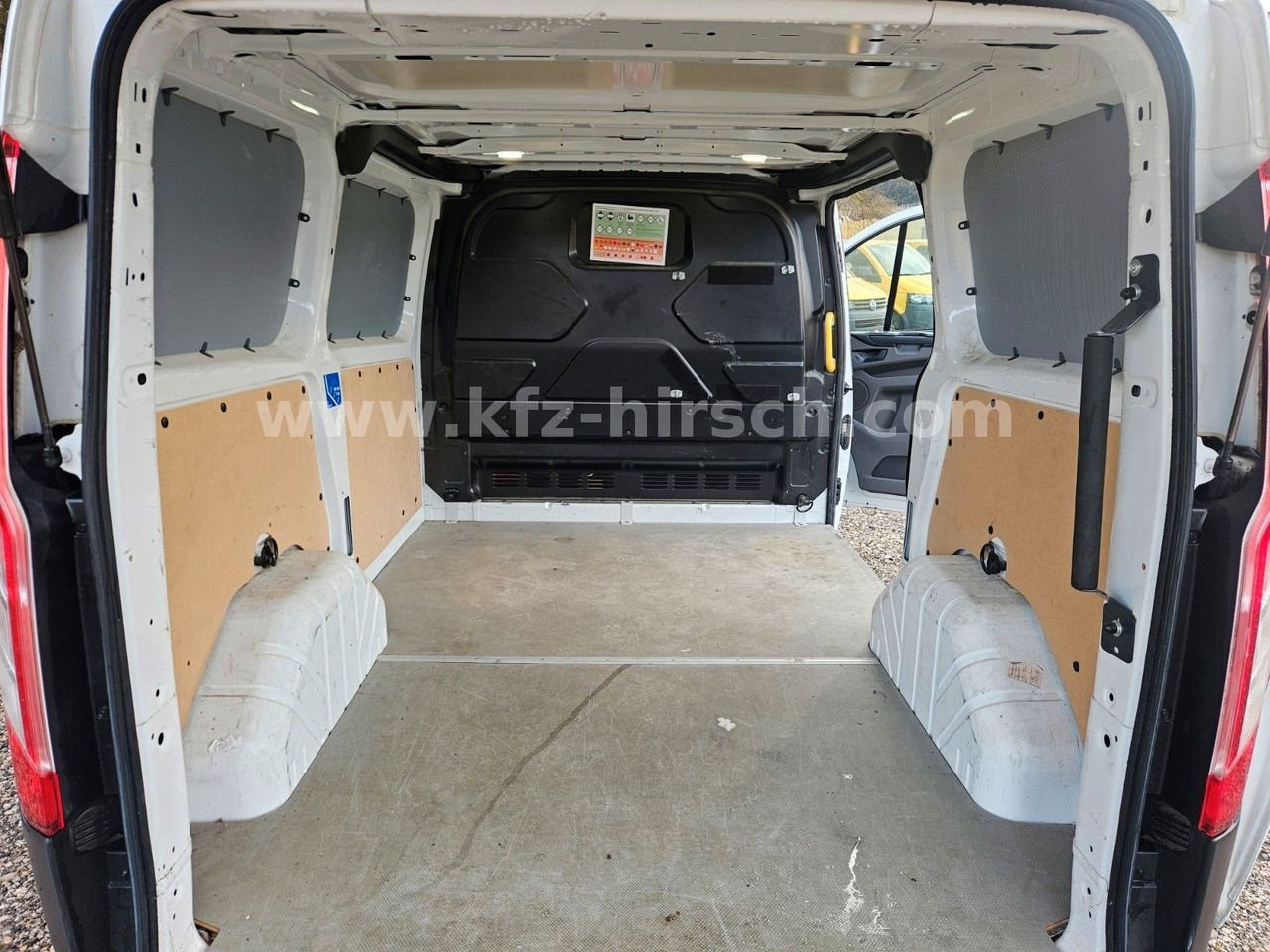 Ford Transit Custom Klima Sitzhzg Bluetooth Multi 1Hd - Furgon: obrázok 3 Ford Transit Custom Klima Sitzhzg Bluetooth Multi 1Hd - Furgon: obrázok 3