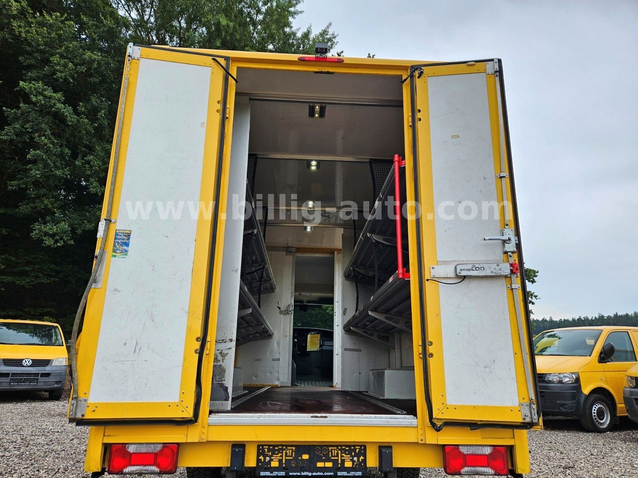 Iveco Daily 1.Hand*EU4* Regale Integralkoffer DHL POST - Pojazdná predajňa: obrázok 5 Iveco Daily 1.Hand*EU4* Regale Integralkoffer DHL POST - Pojazdná predajňa: obrázok 5