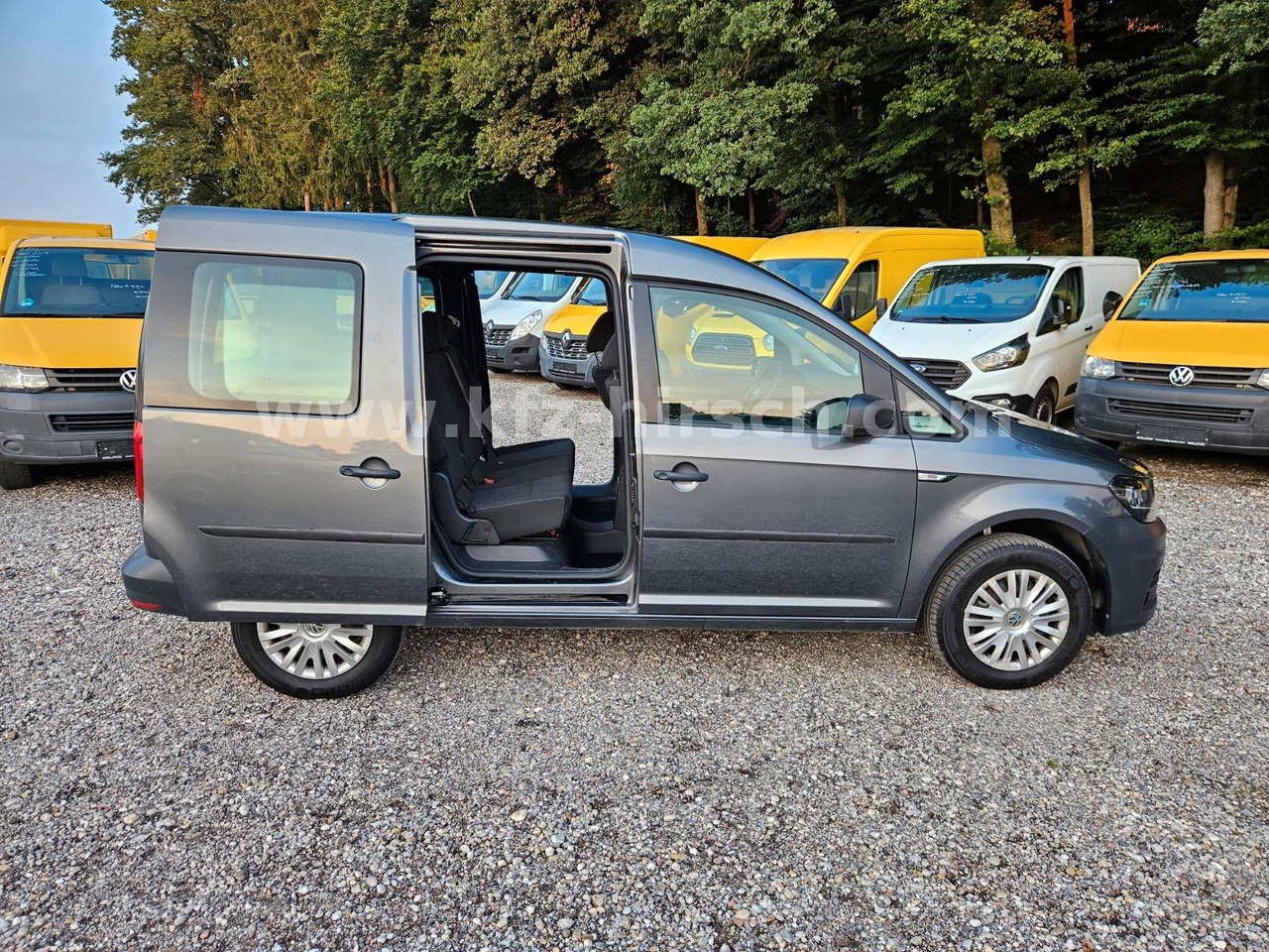 Volkswagen Caddy Temp*Sitzhzg*Navi*Blueth*2xSchiebetüre*1Hd - Mikrobus: obrázok 3 Volkswagen Caddy Temp*Sitzhzg*Navi*Blueth*2xSchiebetüre*1Hd - Mikrobus: obrázok 3
