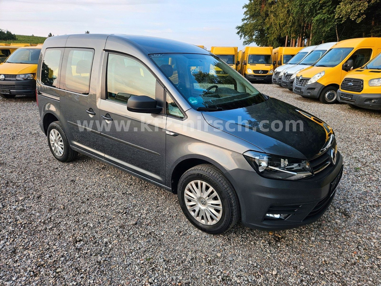 Volkswagen Caddy Temp*Sitzhzg*Navi*Blueth*2xSchiebetüre*1Hd - Mikrobus: obrázok 1 Volkswagen Caddy Temp*Sitzhzg*Navi*Blueth*2xSchiebetüre*1Hd - Mikrobus: obrázok 1
