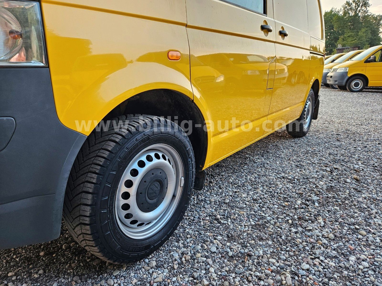 Volkswagen T5 1.9 TDI 2xSchiebetüre Scheckheft Bulli Kasten - Mikrobus: obrázok 5 Volkswagen T5 1.9 TDI 2xSchiebetüre Scheckheft Bulli Kasten - Mikrobus: obrázok 5