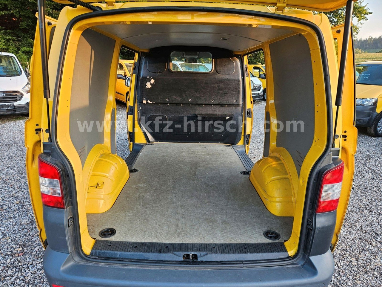 Volkswagen T5 2.0TDI Schiebetüre links+rechts 1.Hand S-heft - Mikrobus: obrázok 4 Volkswagen T5 2.0TDI Schiebetüre links+rechts 1.Hand S-heft - Mikrobus: obrázok 4