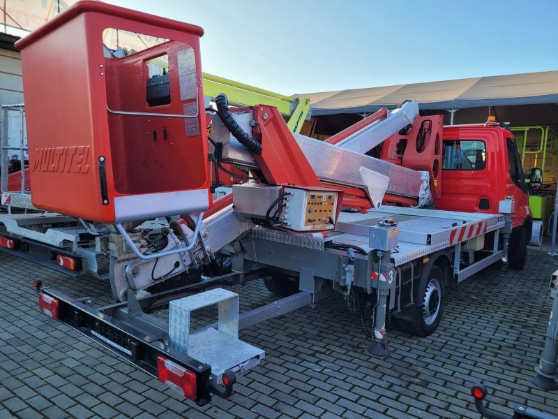 Iveco Daily 35S12 podnośnik koszowy 25 m Multitel MX250 - Automobilová plošina: obrázok 3 Iveco Daily 35S12 podnośnik koszowy 25 m Multitel MX250 - Automobilová plošina: obrázok 3