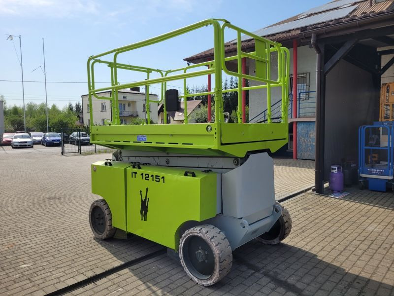 Podnośnik nożycowy samojezdny elektryczny 14 m Iteco IT 12151 - Samohybná plošiny: obrázok 4 Podnośnik nożycowy samojezdny elektryczny 14 m Iteco IT 12151 - Samohybná plošiny: obrázok 4