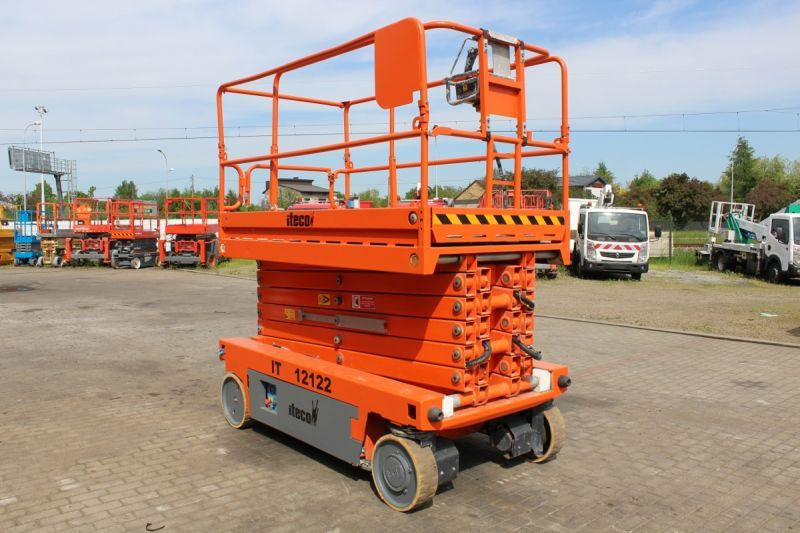 Podnośnik nożycowy elektryczny 14 m Imer/Iteco IT12122 - Samohybná plošiny: obrázok 2 Podnośnik nożycowy elektryczny 14 m Imer/Iteco IT12122 - Samohybná plošiny: obrázok 2