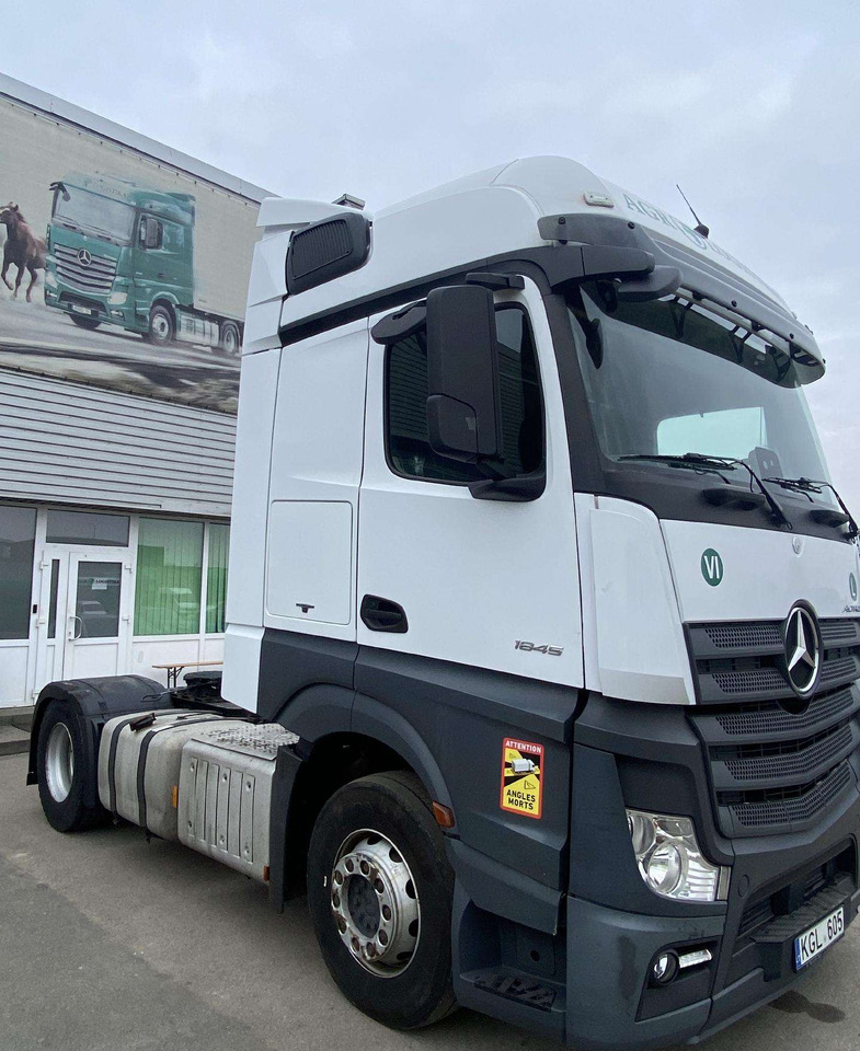 Mercedes-Benz ACTROS 1845 BIG SPACE - Ťahač: obrázok 2 Mercedes-Benz ACTROS 1845 BIG SPACE - Ťahač: obrázok 2