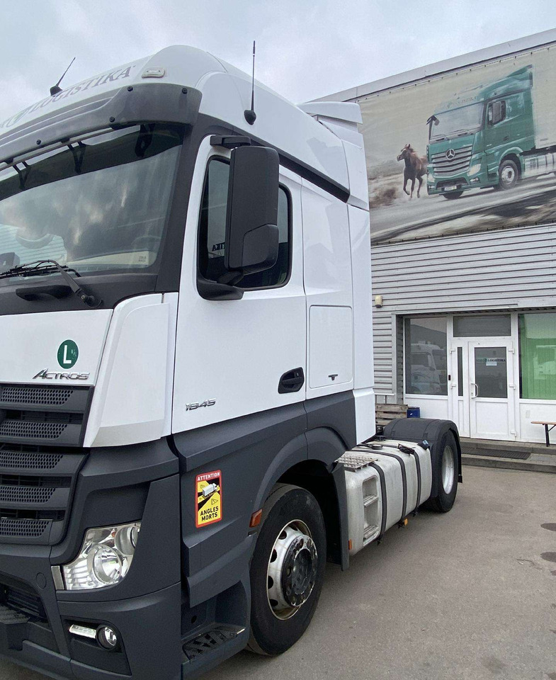 Mercedes-Benz ACTROS 1845 BIG SPACE - Ťahač: obrázok 3 Mercedes-Benz ACTROS 1845 BIG SPACE - Ťahač: obrázok 3