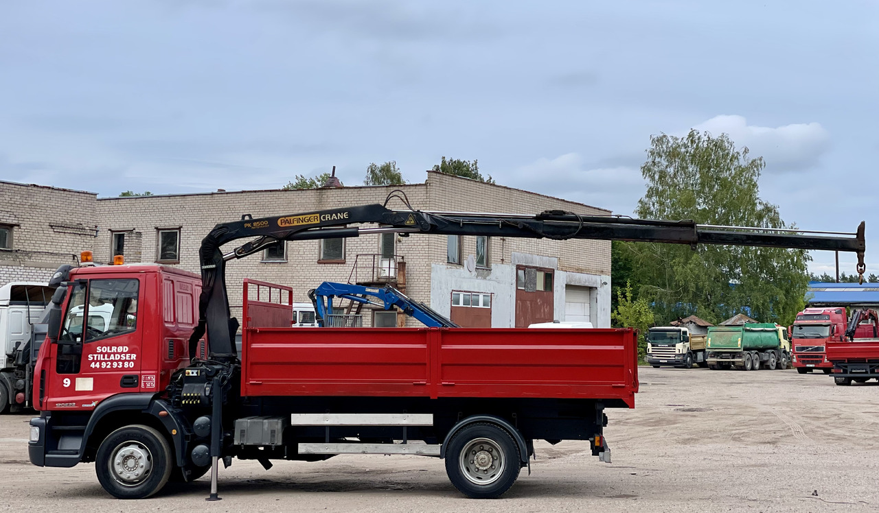 IVECO EUROCARGO - Auto s hydraulickou rukou: obrázok 4 IVECO EUROCARGO - Auto s hydraulickou rukou: obrázok 4