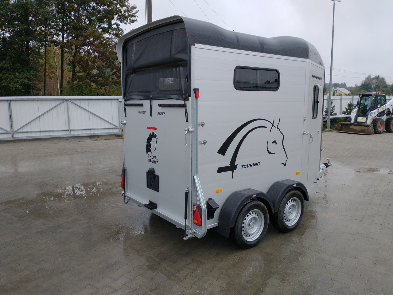 Cheval Liberté Touring Country + Siodlarnia, Debon - Príves na prepravu koní: obrázok 3 Cheval Liberté Touring Country + Siodlarnia, Debon - Príves na prepravu koní: obrázok 3