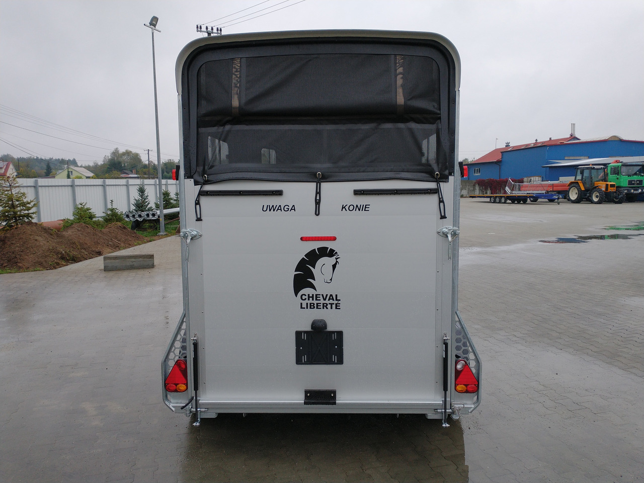Cheval Liberté Touring Country + Siodlarnia, Debon - Príves na prepravu koní: obrázok 4 Cheval Liberté Touring Country + Siodlarnia, Debon - Príves na prepravu koní: obrázok 4