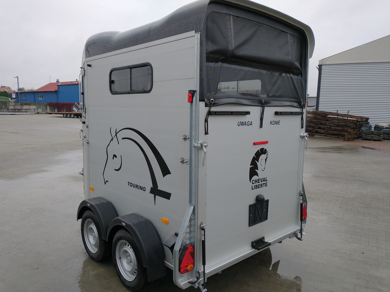 Cheval Liberté Touring Country + Siodlarnia, Debon - Príves na prepravu koní: obrázok 5 Cheval Liberté Touring Country + Siodlarnia, Debon - Príves na prepravu koní: obrázok 5