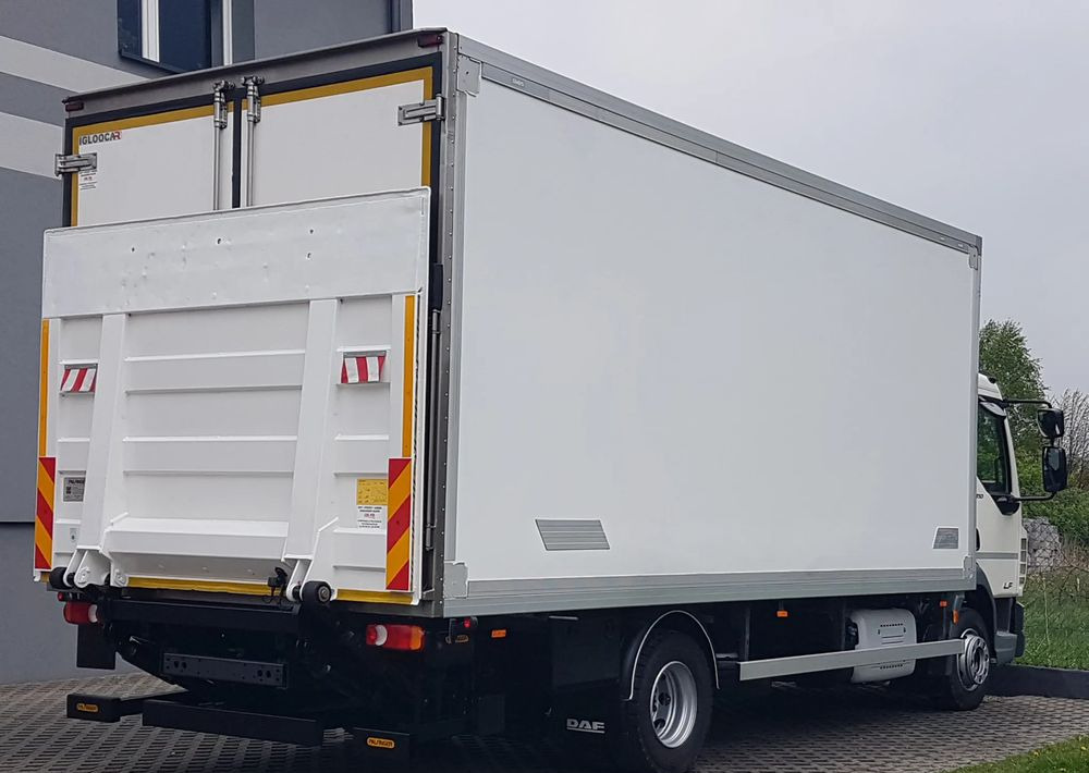 DAF 12T LF 210 WINDA CHŁODNIA 14EP 5,79x2,48x2,29 KLIMA AGREGAT - Chladirenské nákladné vozidlo: obrázok 4 DAF 12T LF 210 WINDA CHŁODNIA 14EP 5,79x2,48x2,29 KLIMA AGREGAT - Chladirenské nákladné vozidlo: obrázok 4