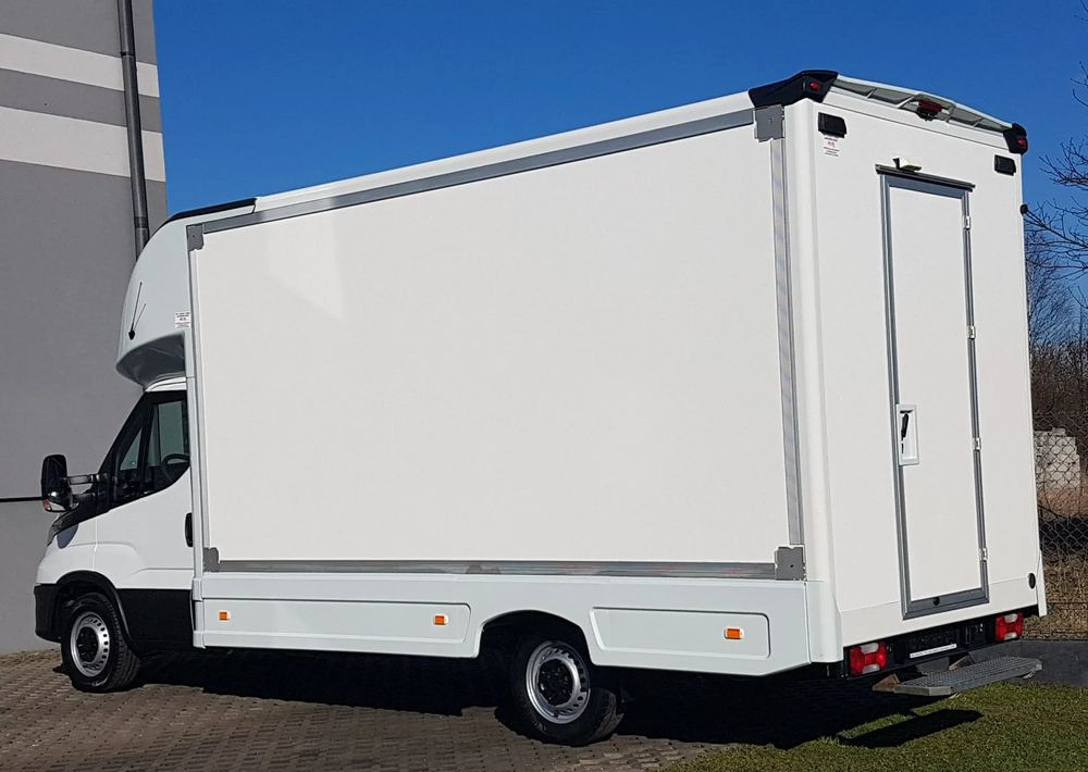 Iveco DAILY KONTENER NISKOPODŁOGOWY 4,43x2,23x2,42 SKLEP FOODTRUCK BAR KLIMA KONIOWÓZ KAMPER - Dodávka skriňová nadstavba: obrázok 3 Iveco DAILY KONTENER NISKOPODŁOGOWY 4,43x2,23x2,42 SKLEP FOODTRUCK BAR KLIMA KONIOWÓZ KAMPER - Dodávka skriňová nadstavba: obrázok 3