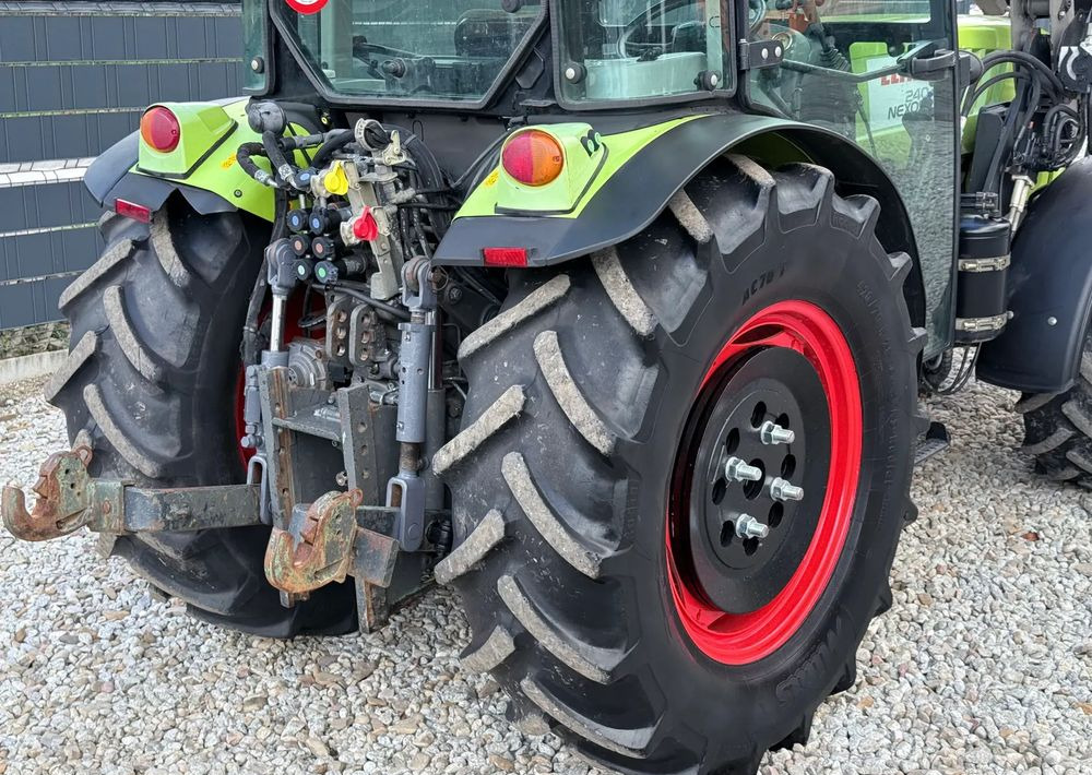 Traktor Claas * Ciągnik Traktor CLAAS 240 F NEXOS * 4x4 * Sadowniczy * Tur MX F304 * TUZ * Wałek WOM: obrázok 19 Traktor Claas * Ciągnik Traktor CLAAS 240 F NEXOS * 4x4 * Sadowniczy * Tur MX F304 * TUZ * Wałek WOM: obrázok 19