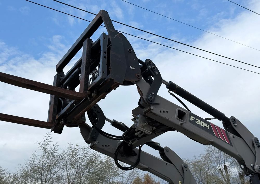 Claas * Ciągnik Traktor CLAAS 240 F NEXOS * 4x4 * Sadowniczy * Tur MX F304 * TUZ * Wałek WOM - Traktor: obrázok 5 Claas * Ciągnik Traktor CLAAS 240 F NEXOS * 4x4 * Sadowniczy * Tur MX F304 * TUZ * Wałek WOM - Traktor: obrázok 5