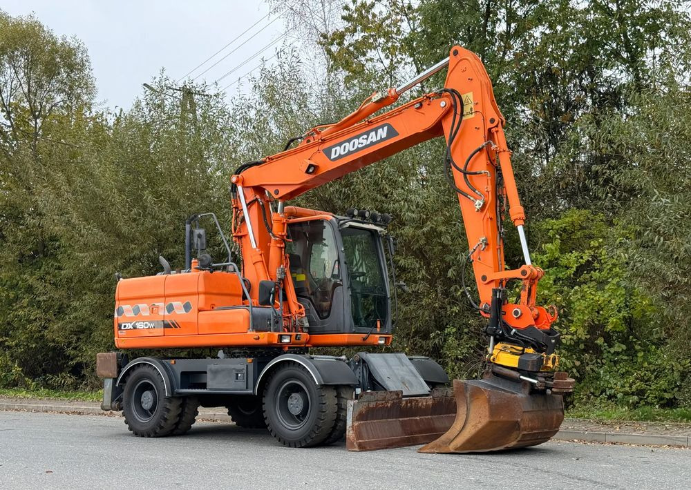 Doosan * DOOSAN DX160W *ROTOTILT* GPS 2D Leica * Sprowadzona * Stan Perfekcyjny * Koparka Kołowa * - Kolesové rýpadlo: obrázok 2 Doosan * DOOSAN DX160W *ROTOTILT* GPS 2D Leica * Sprowadzona * Stan Perfekcyjny * Koparka Kołowa * - Kolesové rýpadlo: obrázok 2