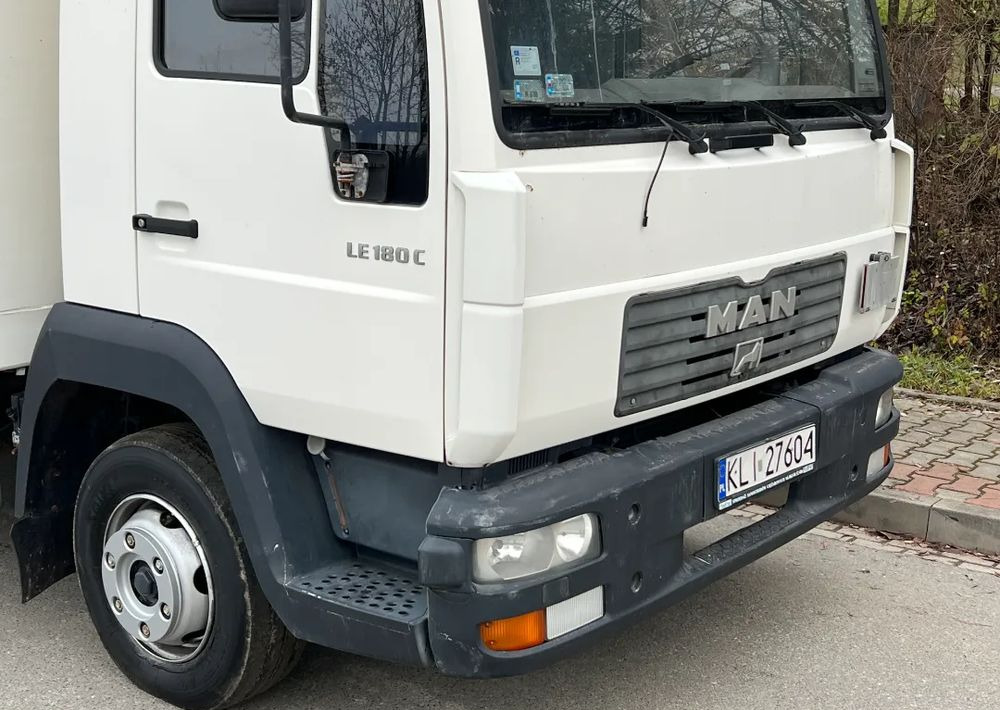 MAN MAN 8-180 KONTENER WINDA ZAŁADOWCZA - Skříňový nákladní auto: obrázok 3 MAN MAN 8-180 KONTENER WINDA ZAŁADOWCZA - Skříňový nákladní auto: obrázok 3