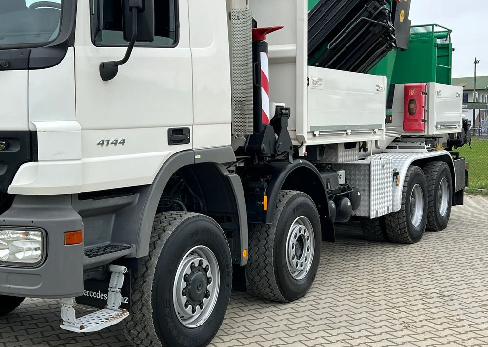 Mercedes-Benz * Mercedes 8x6 Actros 4144 * HDS Palfinger 150002 + FLY JIB PJ 170 * Dźwig * 40 TON * Wyciągarka * 35 Metrów * Kosz * - Auto s hydraulickou rukou: obrázok 4 Mercedes-Benz * Mercedes 8x6 Actros 4144 * HDS Palfinger 150002 + FLY JIB PJ 170 * Dźwig * 40 TON * Wyciągarka * 35 Metrów * Kosz * - Auto s hydraulickou rukou: obrázok 4