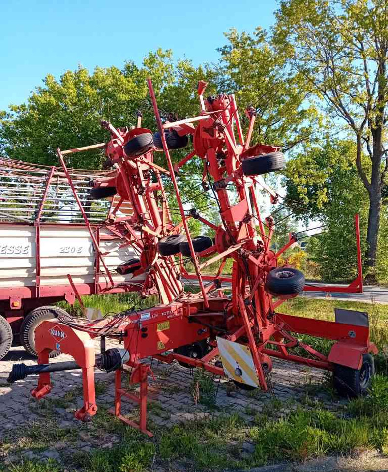 Kuhn GF10601TO schudder, weidebouwmachines - Obracač sena: obrázok 1 Kuhn GF10601TO schudder, weidebouwmachines - Obracač sena: obrázok 1