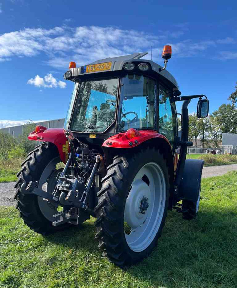 Massey Ferguson 5609 Dyna-4 Essential - Traktor: obrázok 4 Massey Ferguson 5609 Dyna-4 Essential - Traktor: obrázok 4