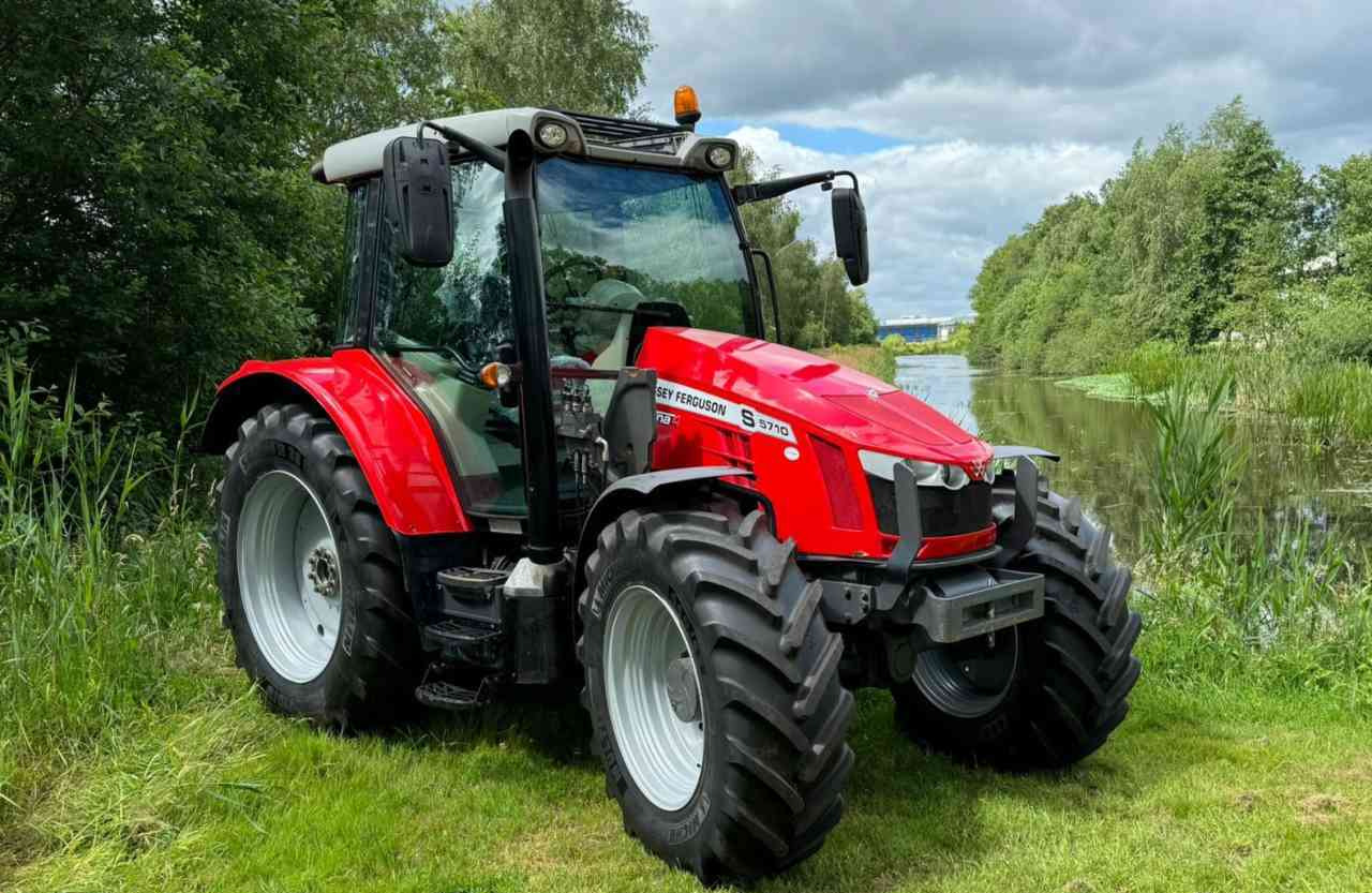 Massey Ferguson 5710S Dyna-4 Essential *Verkocht/sold* - Traktor: obrázok 1 Massey Ferguson 5710S Dyna-4 Essential *Verkocht/sold* - Traktor: obrázok 1