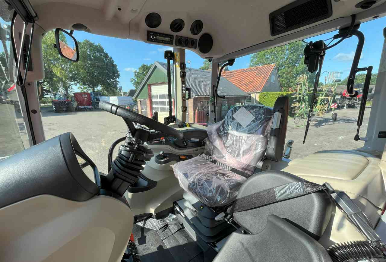 Massey Ferguson 5M.145 Dyna-4 Tractoren - Traktor: obrázok 5 Massey Ferguson 5M.145 Dyna-4 Tractoren - Traktor: obrázok 5