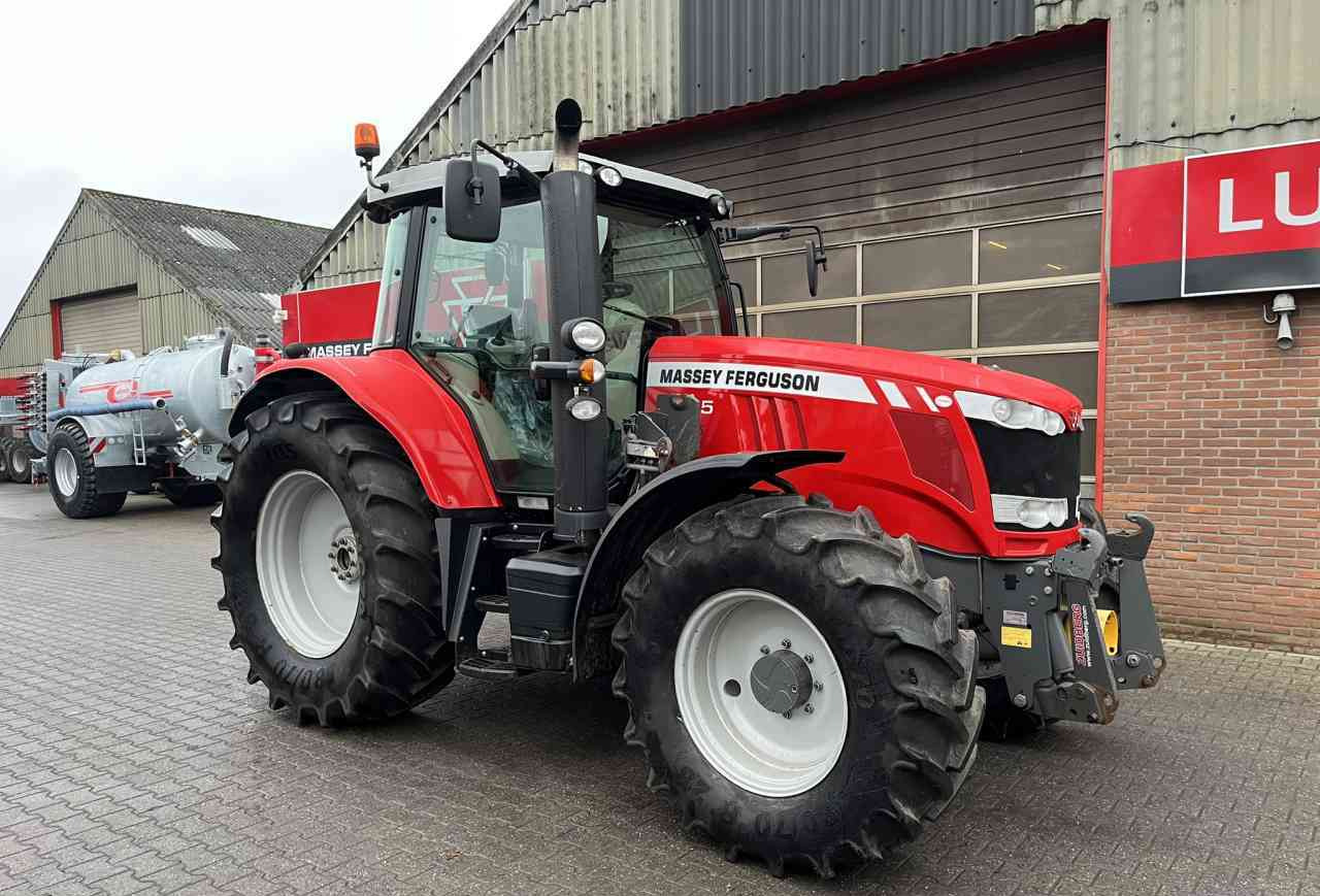 Massey Ferguson 7715 Dyna-6 Essential Tractoren - Traktor: obrázok 2 Massey Ferguson 7715 Dyna-6 Essential Tractoren - Traktor: obrázok 2