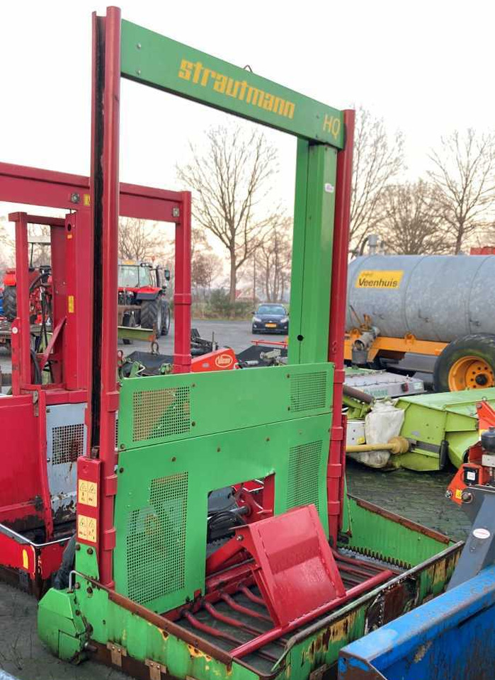 Strautmann HQ 3800 kuilsnijder voermachines - Stroj na silážovanie: obrázok 2 Strautmann HQ 3800 kuilsnijder voermachines - Stroj na silážovanie: obrázok 2