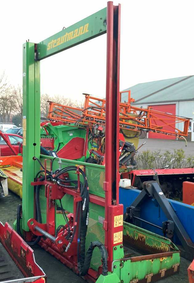 Strautmann HQ 3800 kuilsnijder voermachines - Stroj na silážovanie: obrázok 4 Strautmann HQ 3800 kuilsnijder voermachines - Stroj na silážovanie: obrázok 4