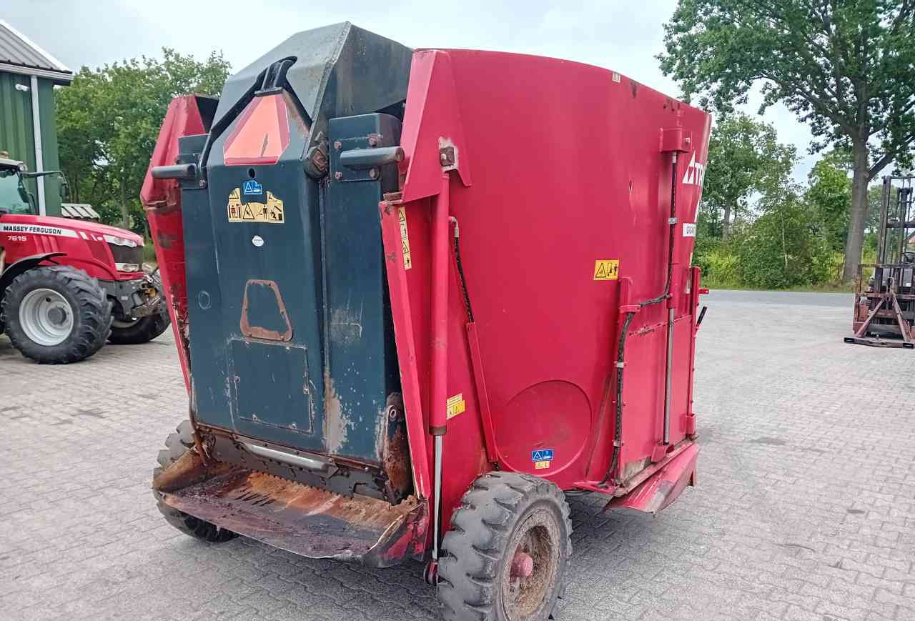 Trioliet Gigant 900 voermengwagen - Kŕmny voz: obrázok 3 Trioliet Gigant 900 voermengwagen - Kŕmny voz: obrázok 3