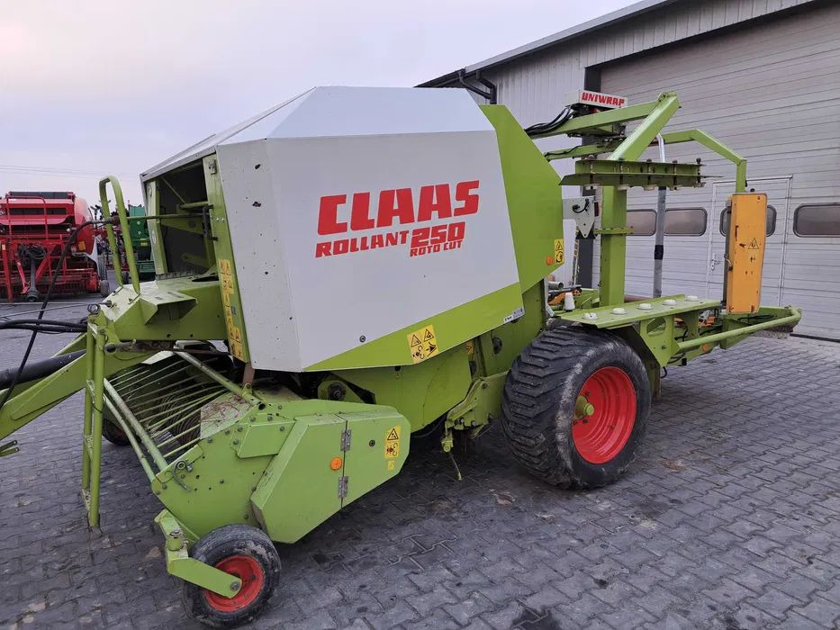 Claas 250 RC Uniwrap - Lis na okrúhle balíky: obrázok 1 Claas 250 RC Uniwrap - Lis na okrúhle balíky: obrázok 1