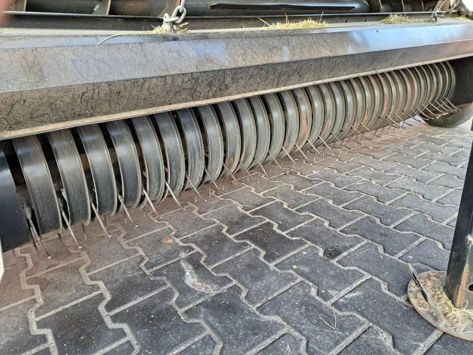 New Holland ROLL-BELT 150 cropcutter - Lis na okrúhle balíky: obrázok 5 New Holland ROLL-BELT 150 cropcutter - Lis na okrúhle balíky: obrázok 5