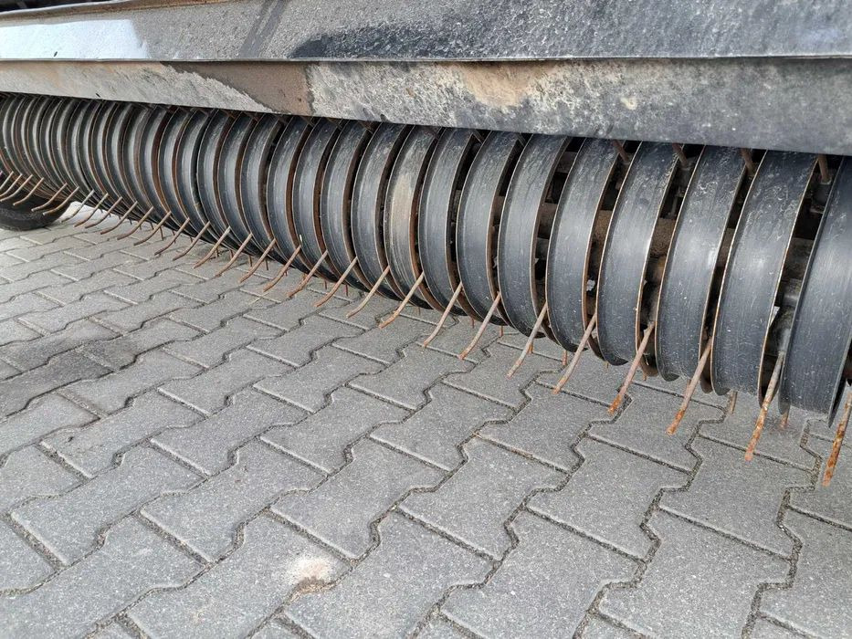 New Holland roll-belt 150 cropcutter - Lis na okrúhle balíky: obrázok 4 New Holland roll-belt 150 cropcutter - Lis na okrúhle balíky: obrázok 4