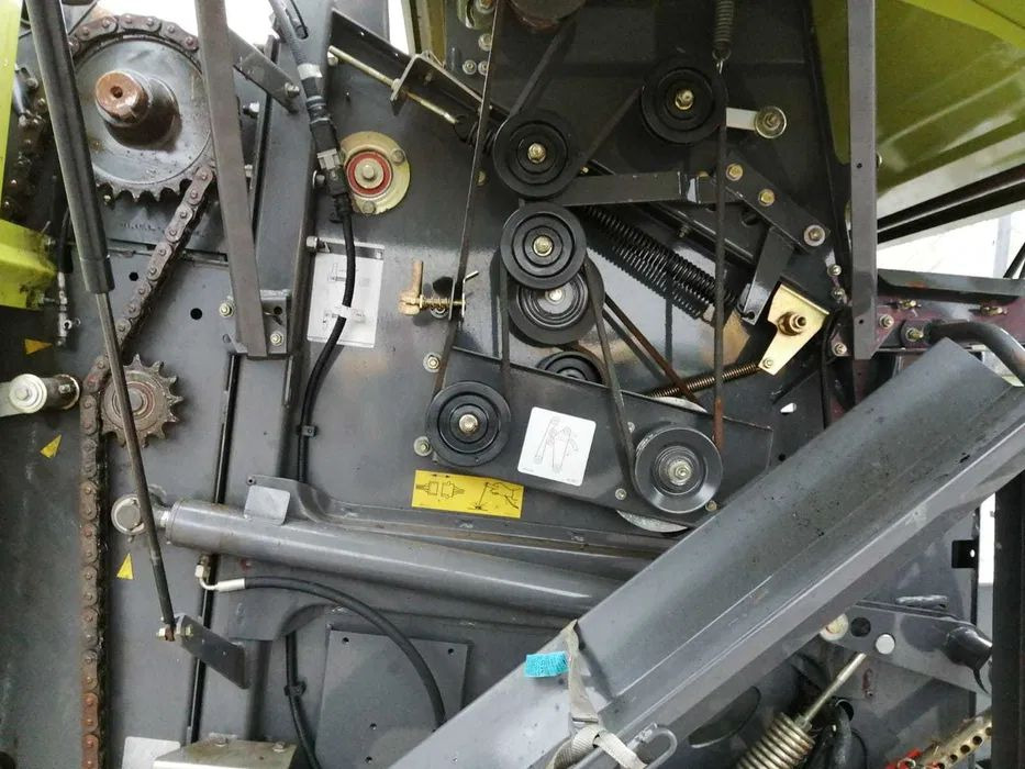 Prasa rolująca Claas Rollant 374 - Lis na okrúhle balíky: obrázok 5 Prasa rolująca Claas Rollant 374 - Lis na okrúhle balíky: obrázok 5