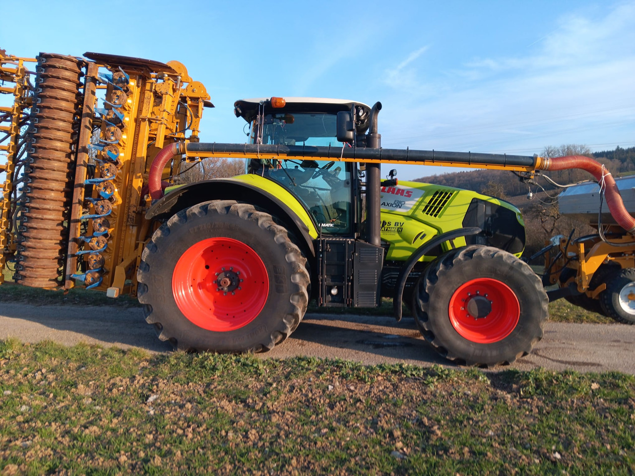 Claas Axion 810 C Matic CEBIS FZW - Traktor: obrázok 4 Claas Axion 810 C Matic CEBIS FZW - Traktor: obrázok 4