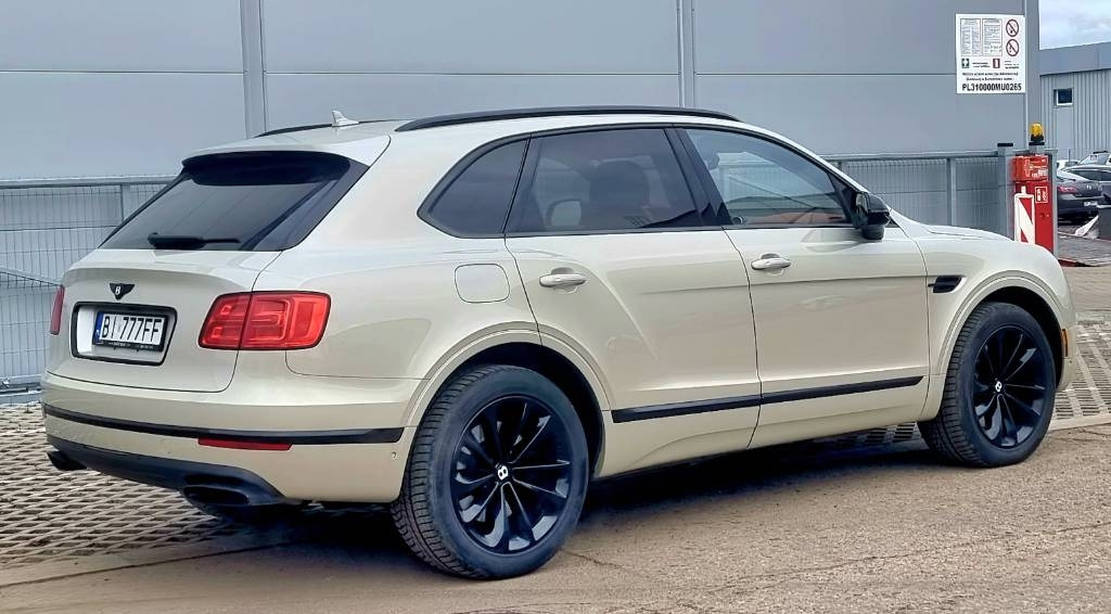 Bentley BENTAYGA 6.0 W12 - Automobil: obrázok 5 Bentley BENTAYGA 6.0 W12 - Automobil: obrázok 5
