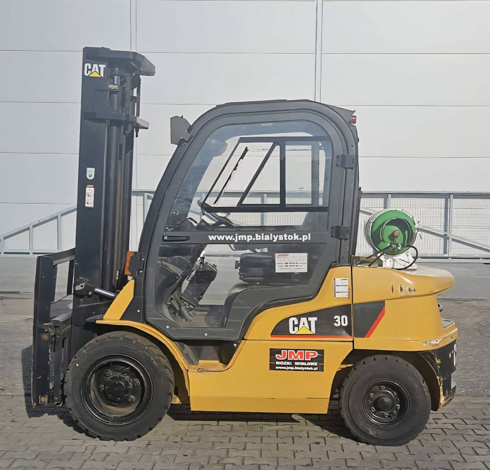 CAT GP 30 N - Plynový vysokozdvižný vozík: obrázok 3 CAT GP 30 N - Plynový vysokozdvižný vozík: obrázok 3