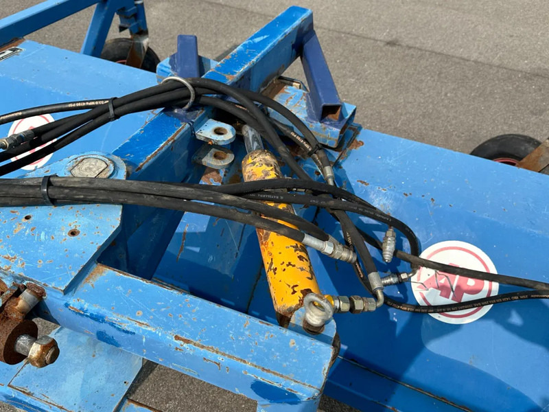 AP VHZ 2500 - Priemyselný zametací stroj: obrázok 4 AP VHZ 2500 - Priemyselný zametací stroj: obrázok 4