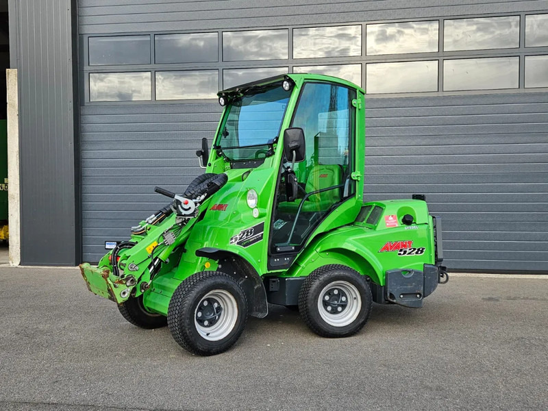 Avant 528 - Pásový šmykom riadený nakladač: obrázok 5 Avant 528 - Pásový šmykom riadený nakladač: obrázok 5