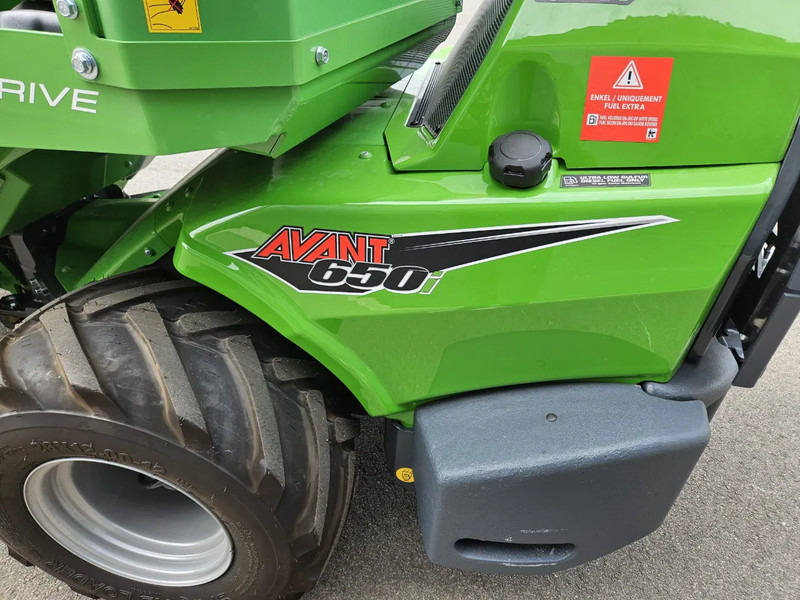 Pásový šmykom riadený nakladač Avant 650i Rental mini-shovel: obrázok 15