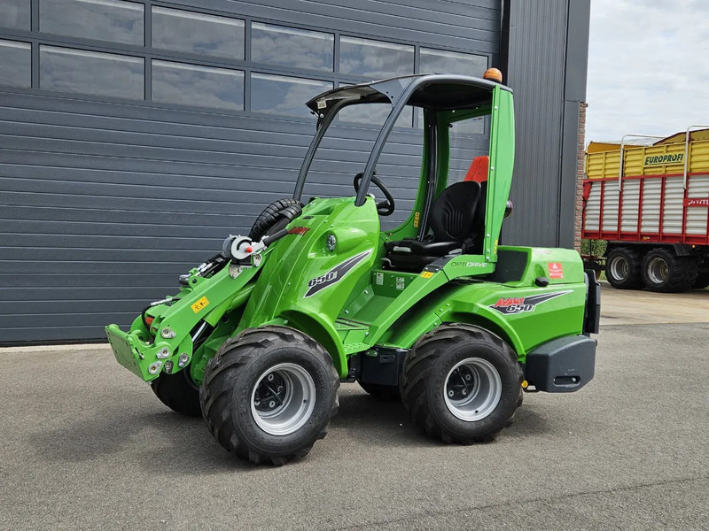 Pásový šmykom riadený nakladač Avant 650i Rental mini-shovel: obrázok 8